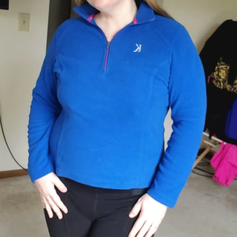 ❤️ Lands End embroidered sweat shirt